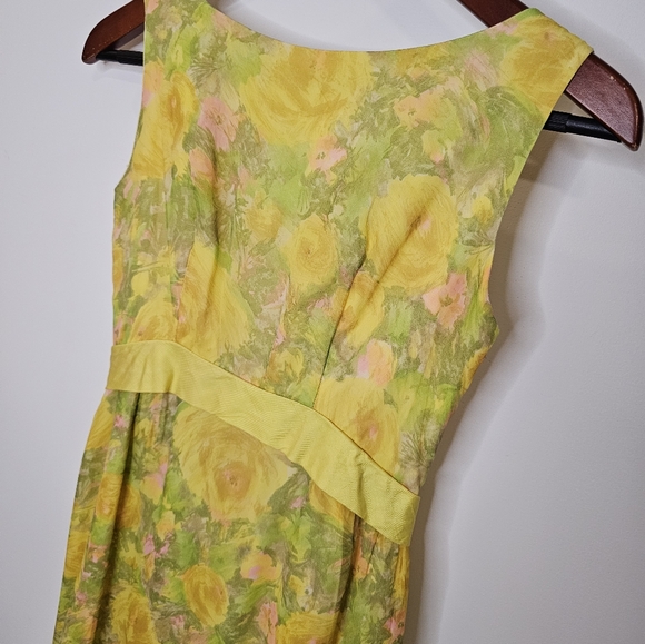 VTG | Delightful 1960s Spring Garden Floral Print Chiffon Mini Dress - Picture 2 of 4
